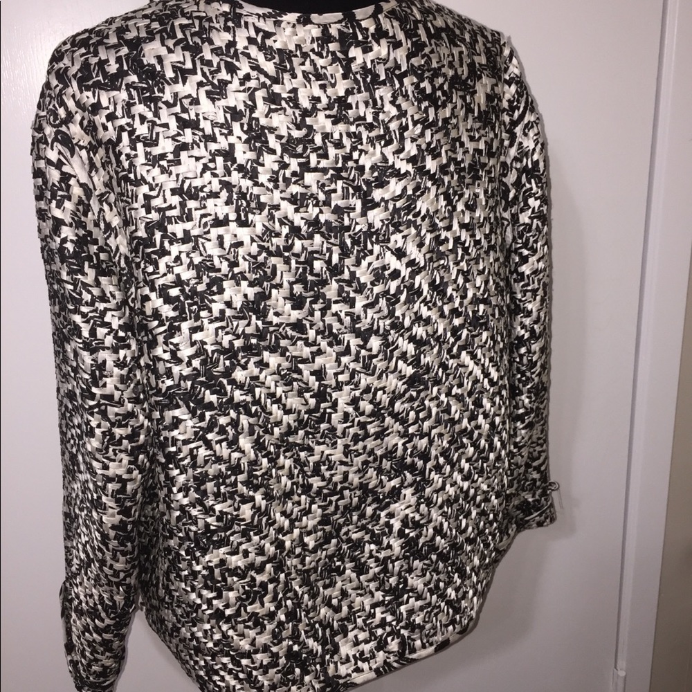 Blazer - Picture 3 of 4